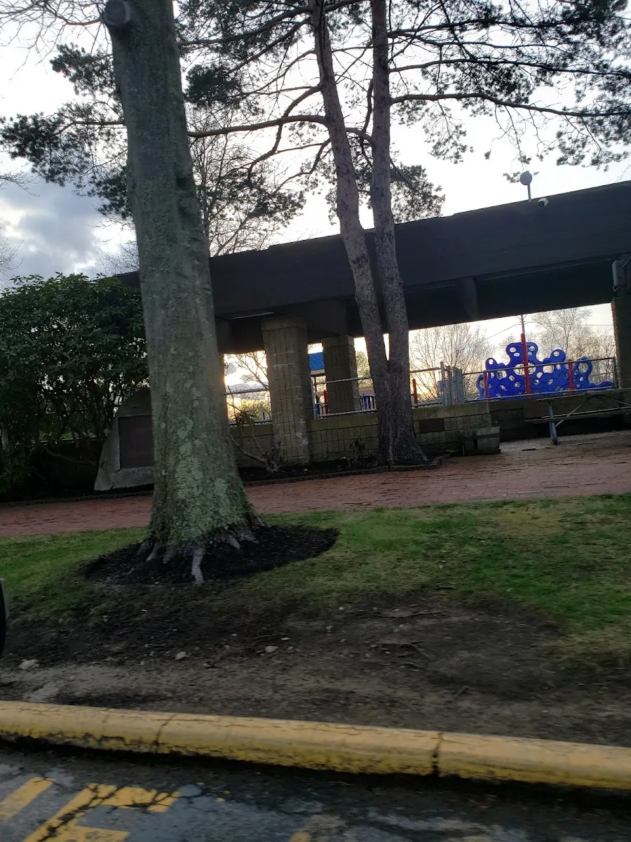 Temple Sinai Synagogue — foto 3