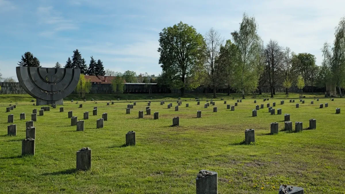 Památník Terezín – Krematorium a židovský hřbitov — foto 5
