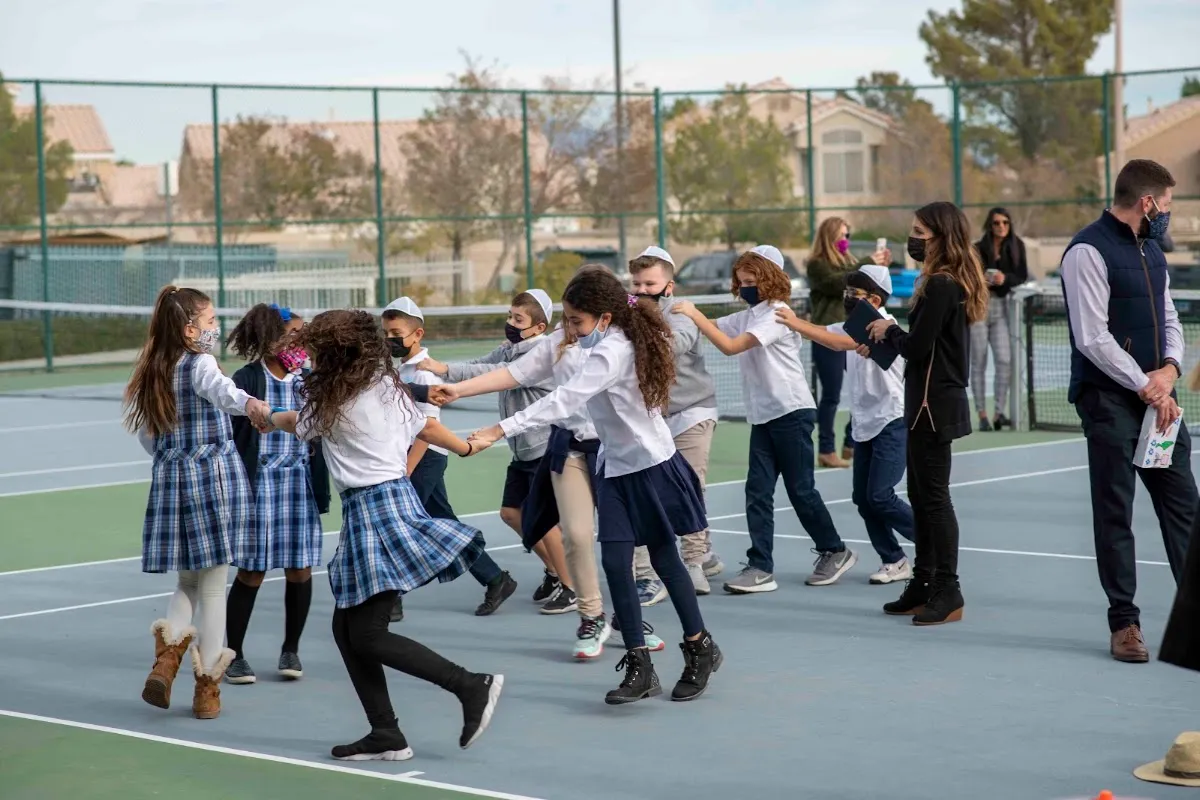 The Adelson School — foto 2