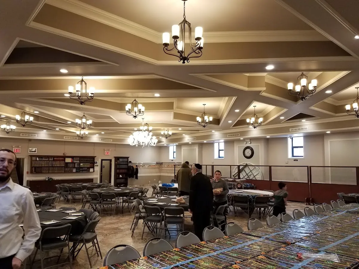 The Avenue N Jewish Center
