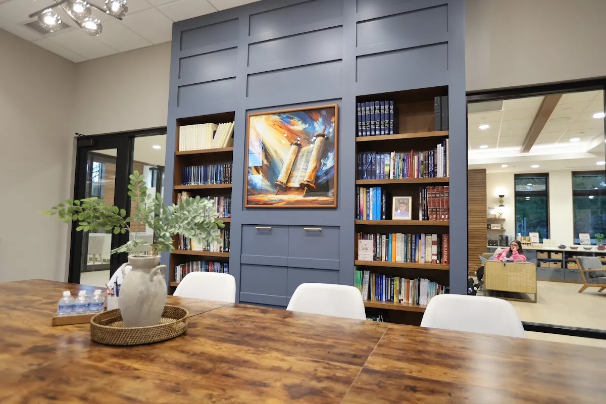 The Cutler Family Chabad House at the Rohr Center for Jewish Life serving KU and Northeast Kansas Communities — photo 4