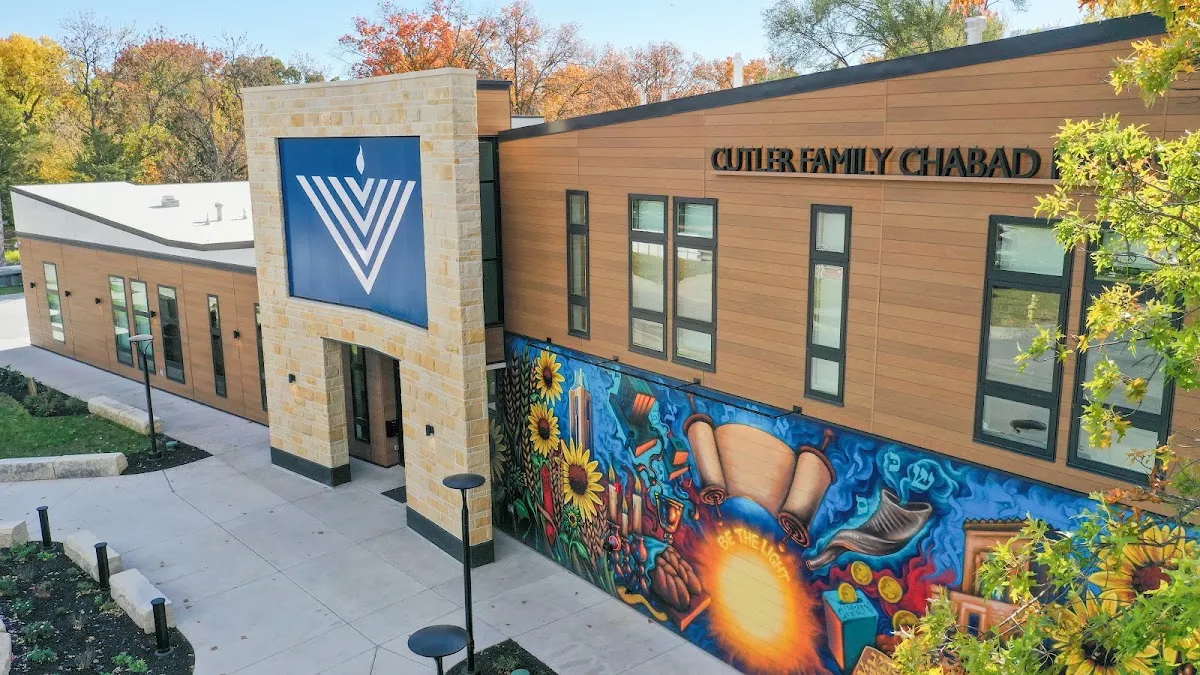 The Cutler Family Chabad House at the Rohr Center for Jewish Life serving KU and Northeast Kansas Communities — photo 10