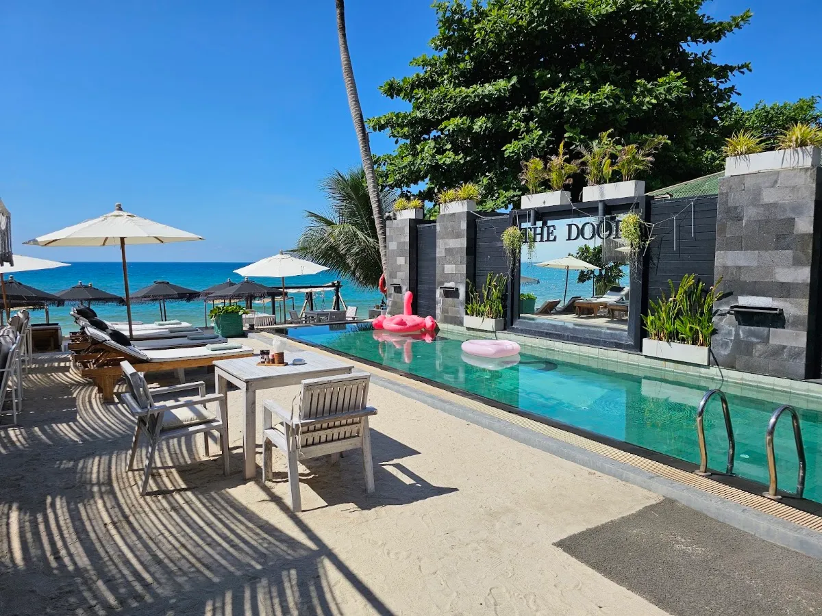 The Door Beach club & Restaurant — photo 3