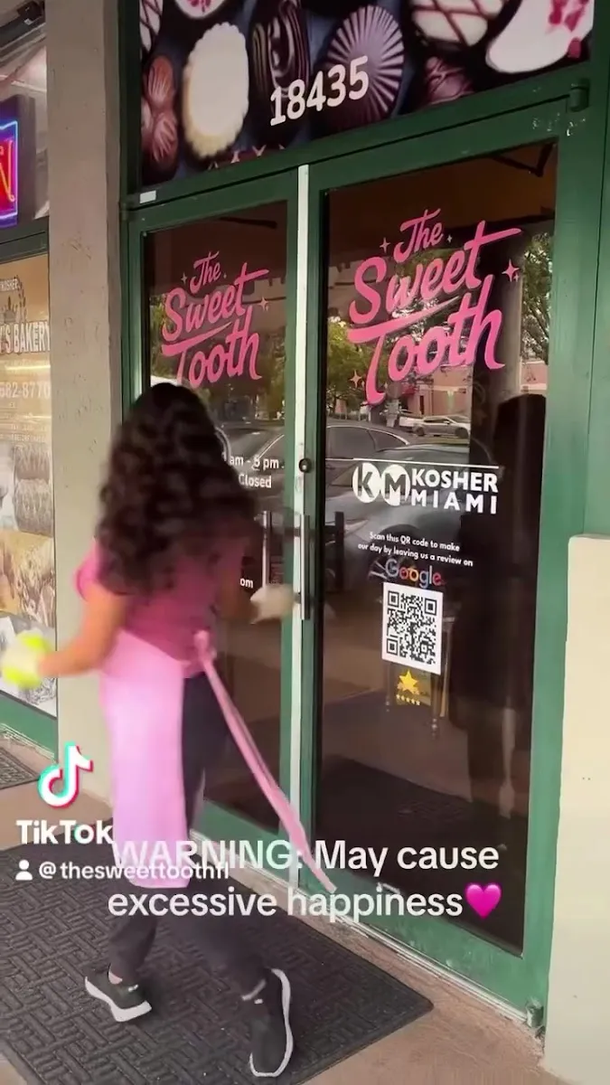 The Sweet Tooth — photo 6