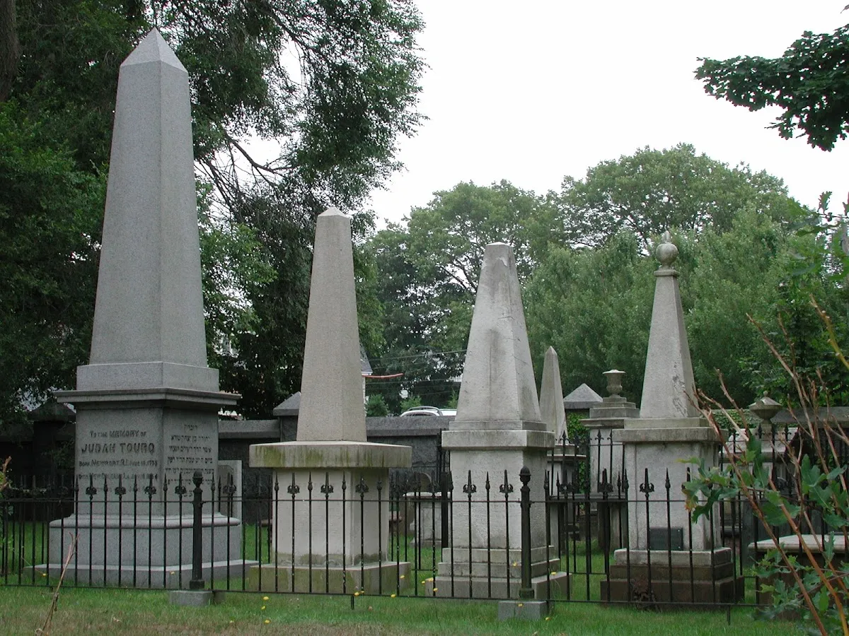The Touro Jewish Cemetery — foto 3