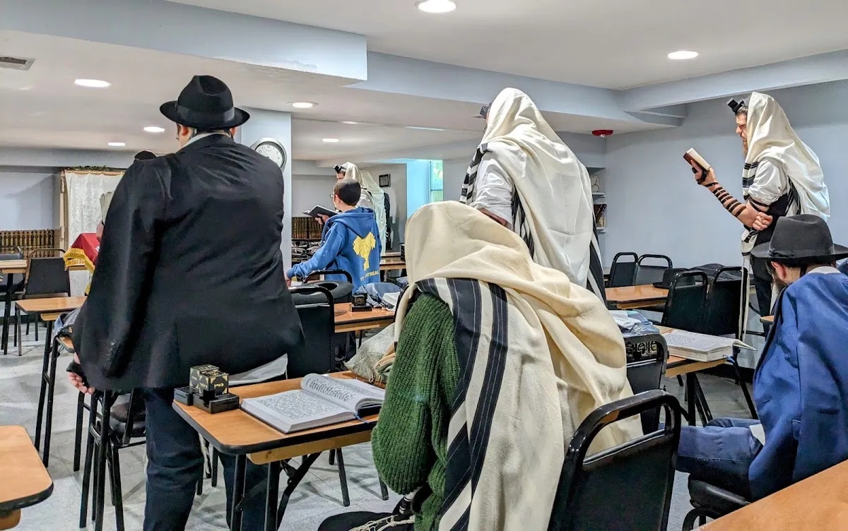 The Young Anash Shul - Tzeirei Anash