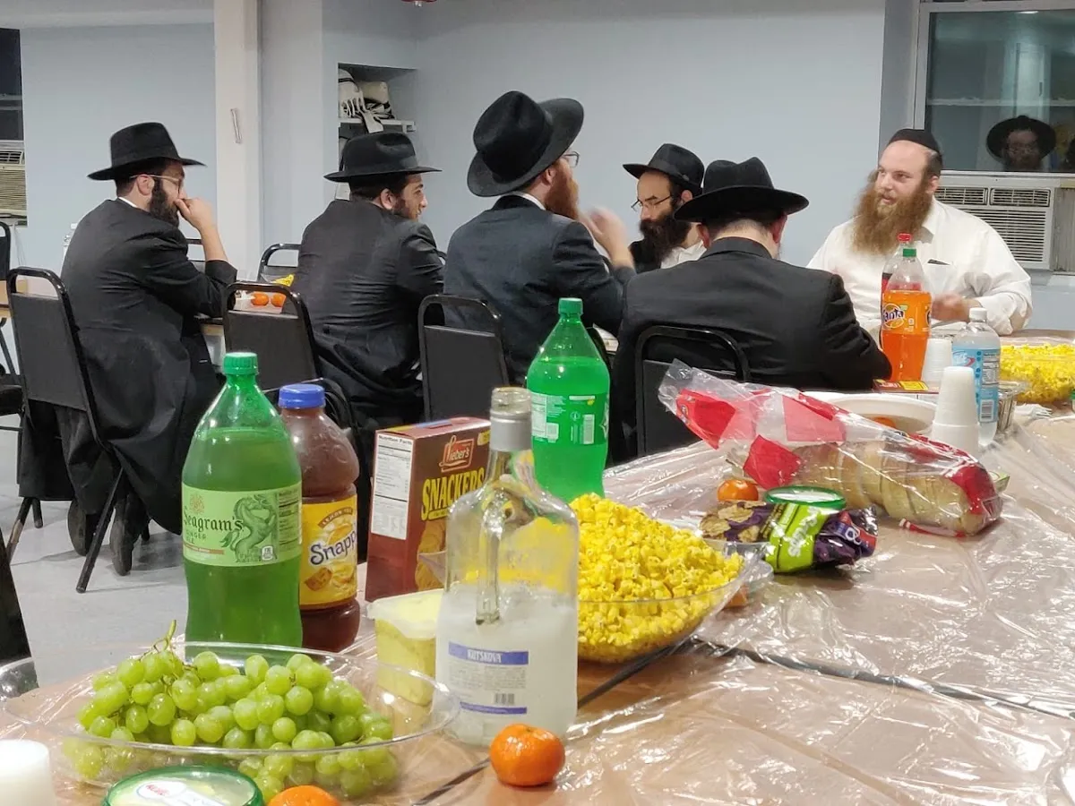 The Young Anash Shul - Tzeirei Anash — photo 8