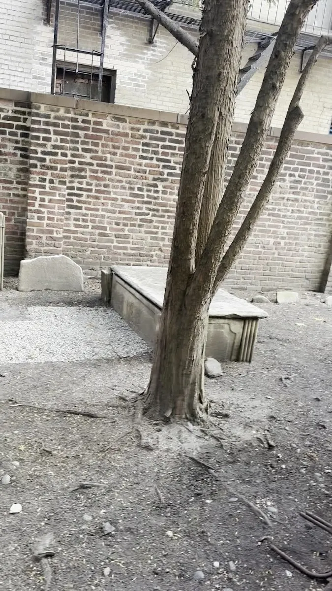 Third Cemetery of the Spanish and Portuguese Synagogue — foto 3