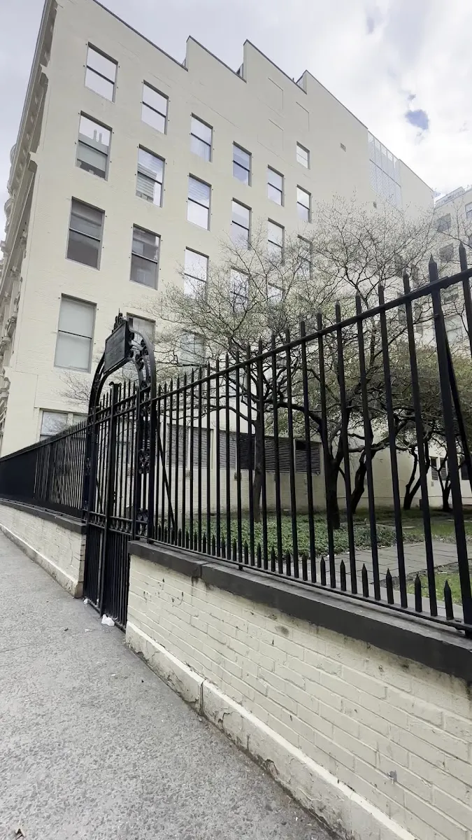 Third Cemetery of the Spanish and Portuguese Synagogue — foto 7