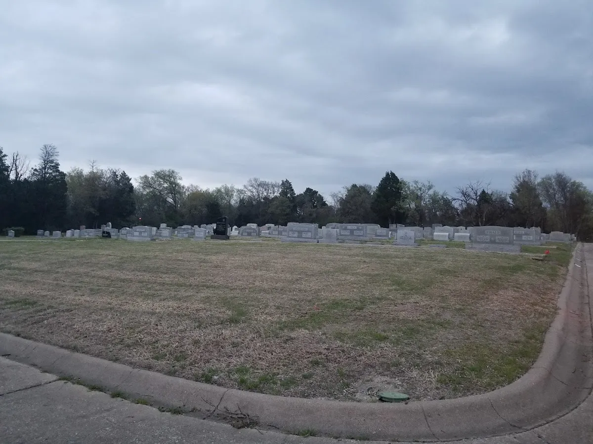 Tiferet Israel-Agudas Achim Cemetery — foto 3