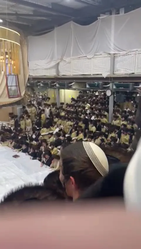 Toldot Avraham Yitzchak Central Synagogue — foto 3