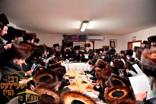 Toldot Avraham Yitzchak Central Synagogue — foto 7