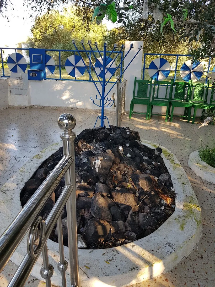 Tombeau de Rabbi Amram Ben Diwan (cimetière juif d'Asjen) — photo 9