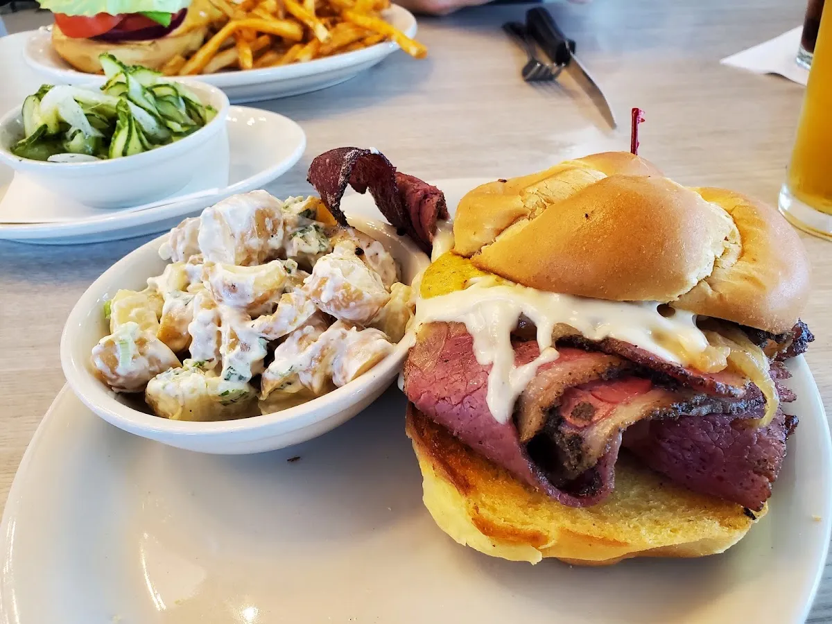 Top Hat Deli — foto 10