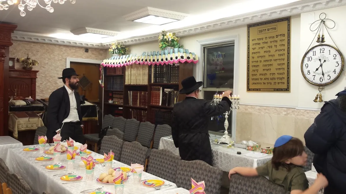 Torah V'Chesed Nanash - Riverdale Shtiebel — photo 5