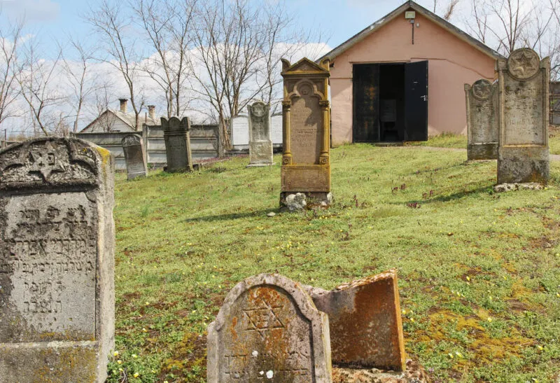 Tosh Cemetery de Nyírtass — photo 6