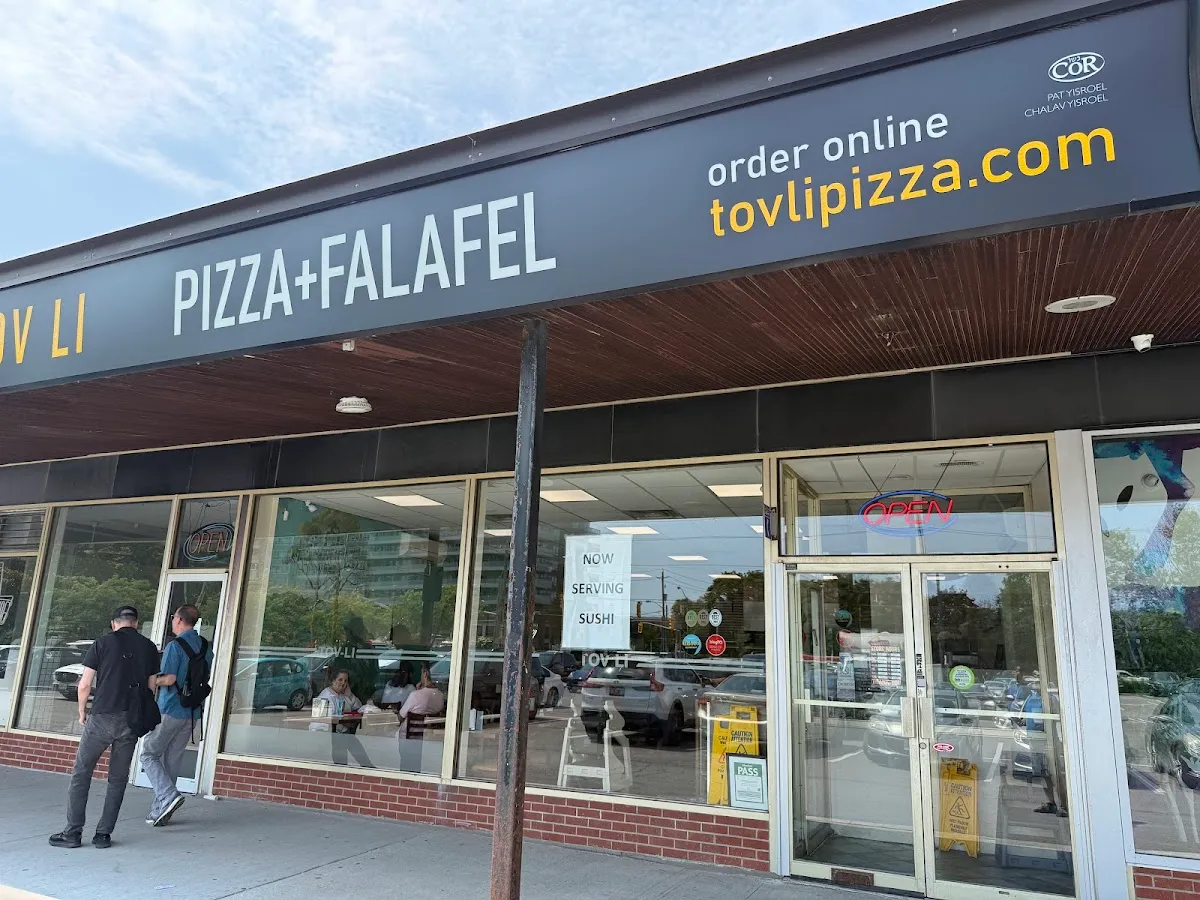 Tov-Li Pizza & Falafel (Bathurst Norte)