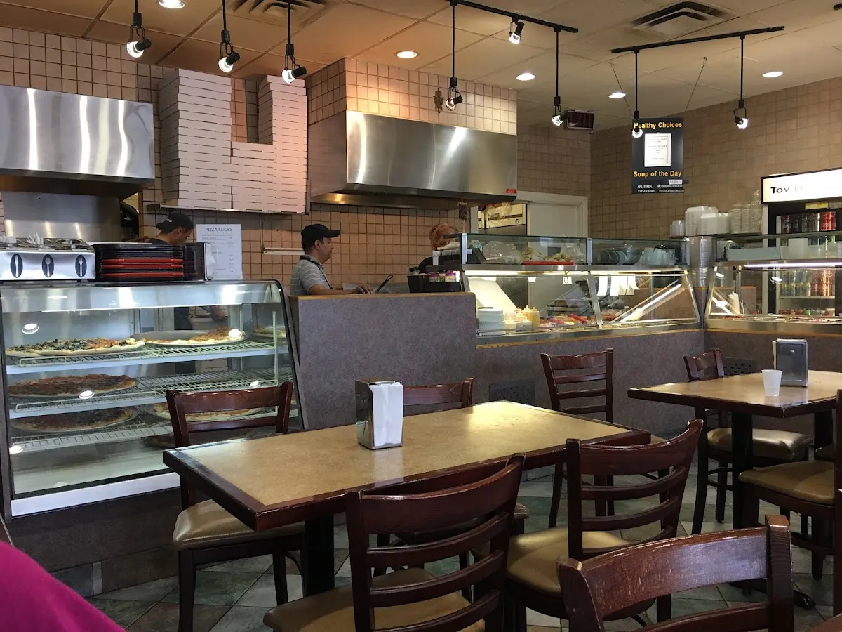 Tov-Li Pizza & Falafel (Bathurst Norte) — foto 6