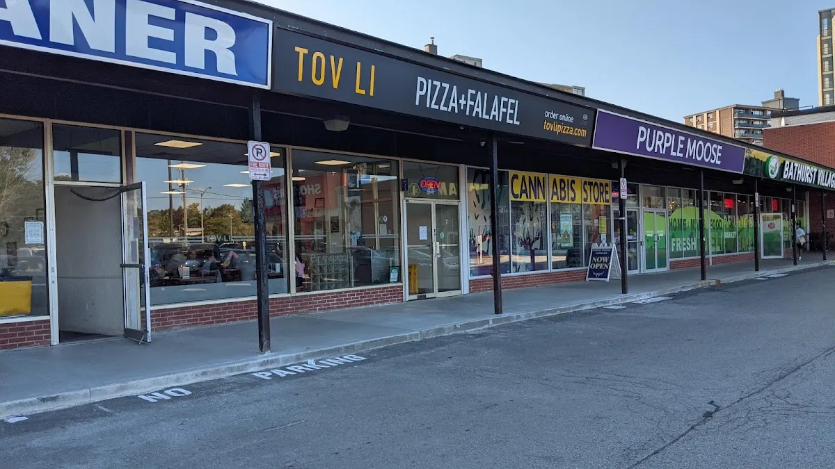 Tov-Li Pizza & Falafel (Bathurst Norte) — foto 8
