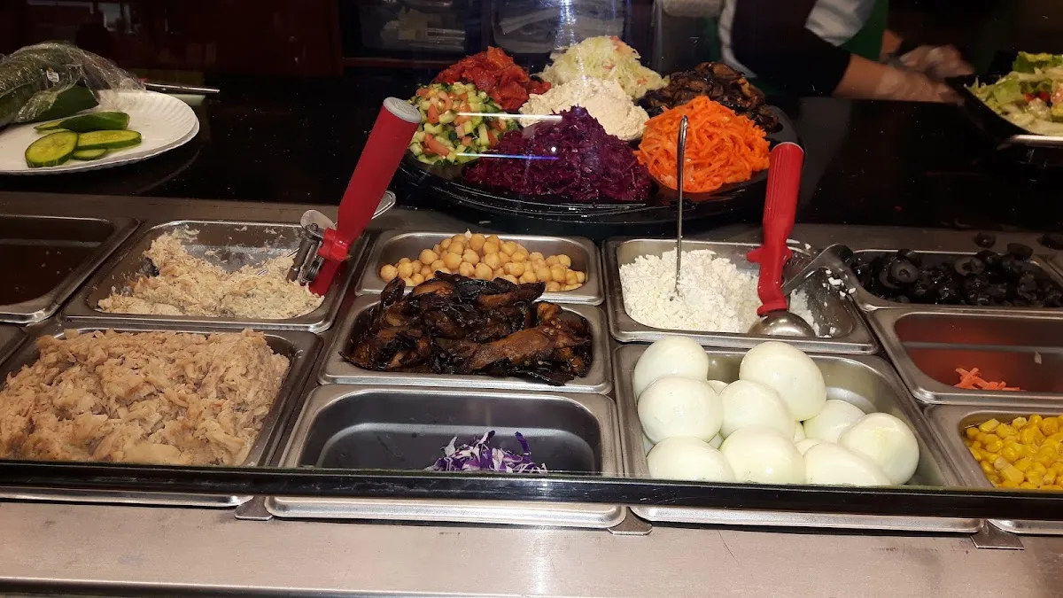 Tov-Li Pizza & Falafel (Bathurst Sur) — foto 6