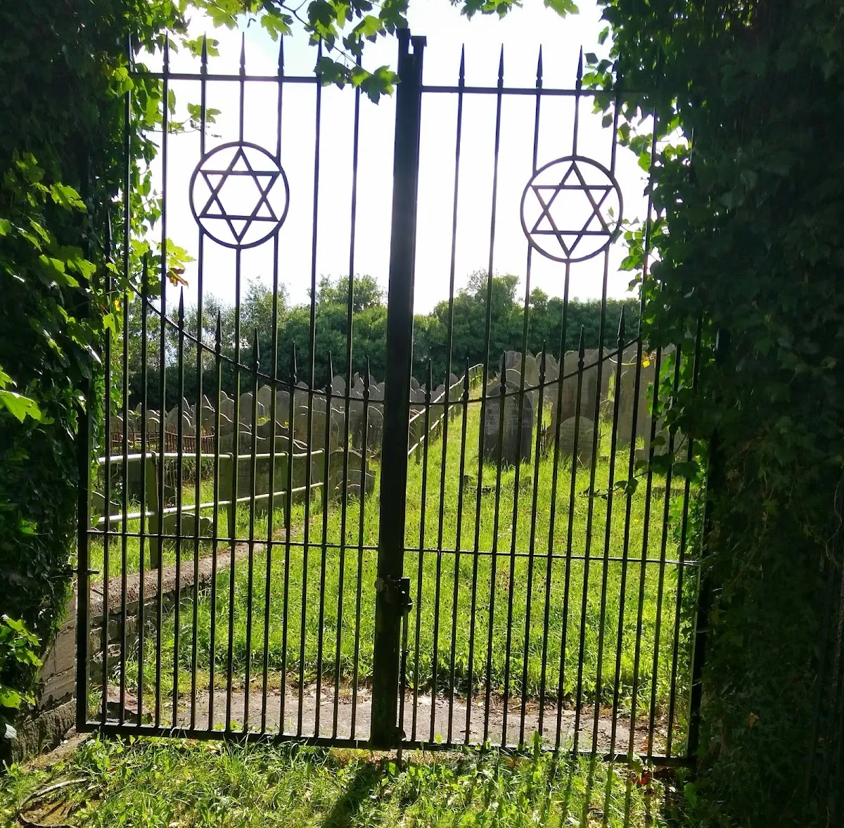 Townhill Jewish Cemetery — foto 4