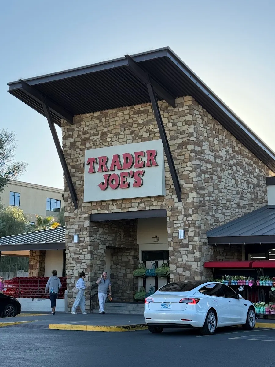 Trader Joe's (Lincoln Village)