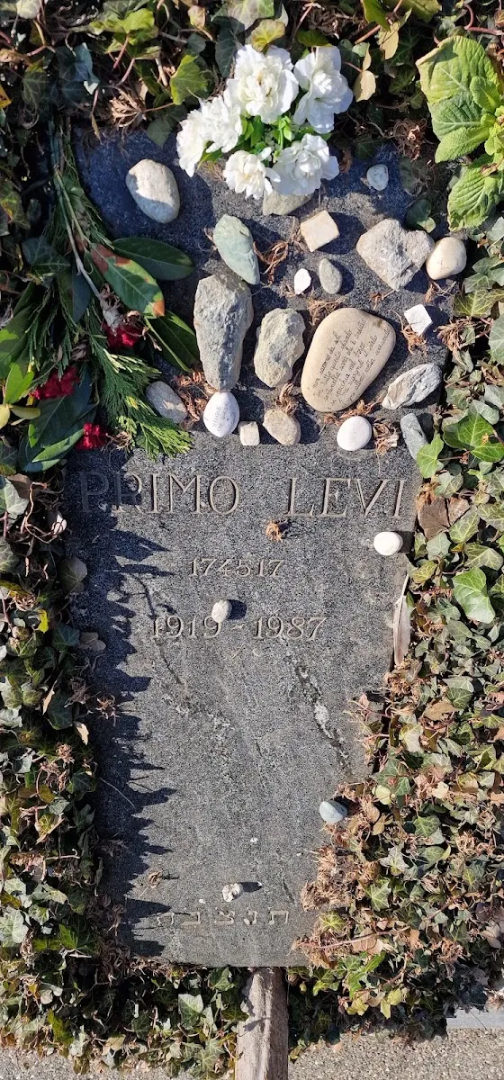 Tumba de Primo Levi — foto 10