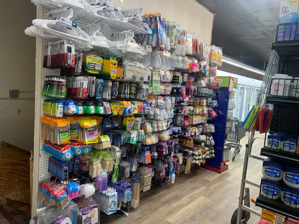 Tyberg Swan Lake Supermarket — photo 9