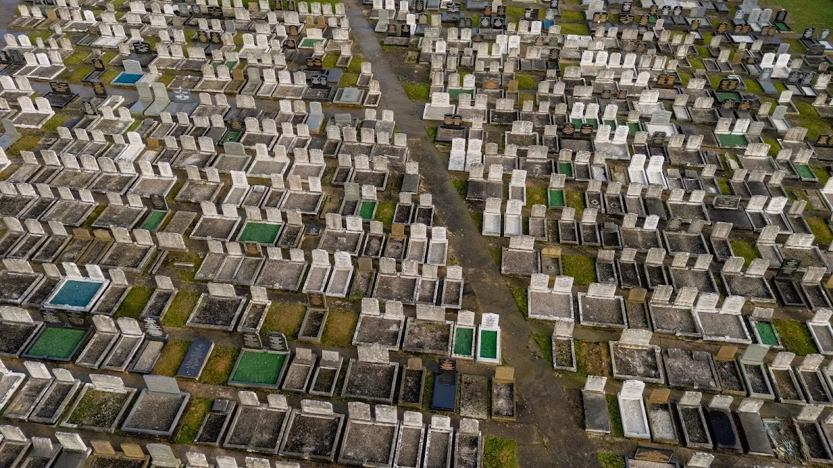 UHC Gildersome Cemetery — foto 3