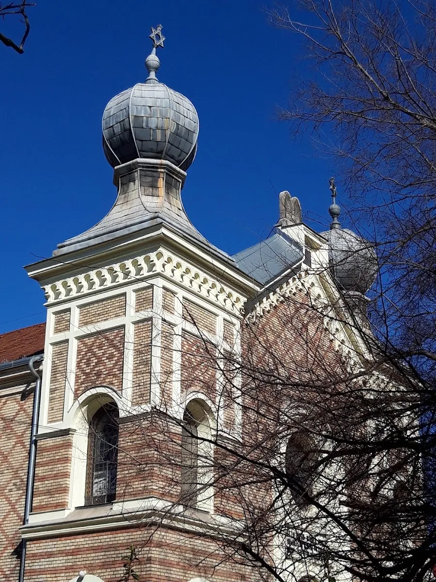 Újpest Synagogue — foto 4