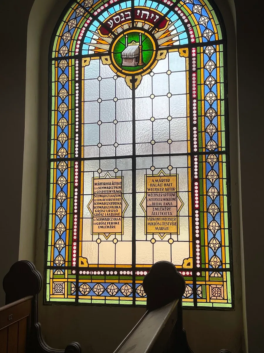 Újpest Synagogue — foto 5