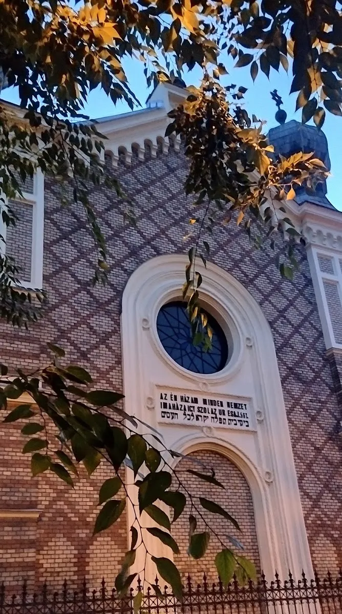 Újpest Synagogue — foto 6