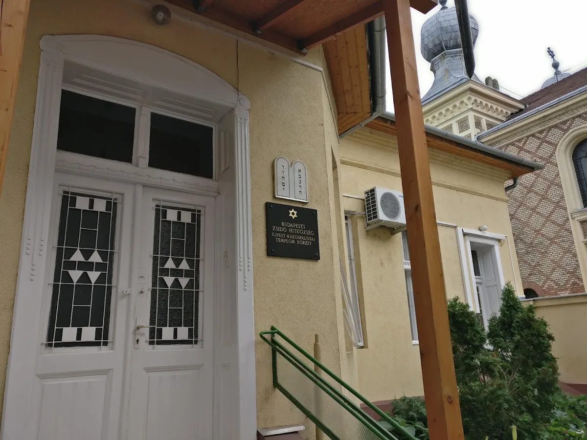Újpest Synagogue — foto 8