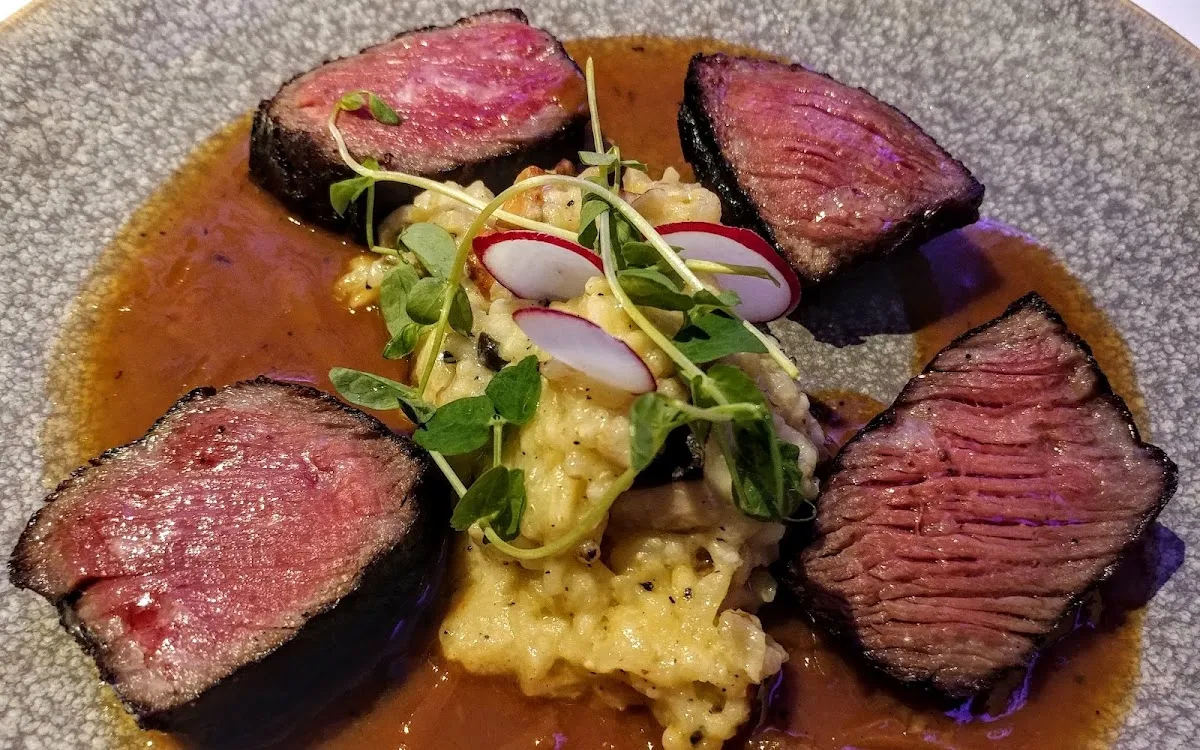 UN Plaza Grill — photo 6