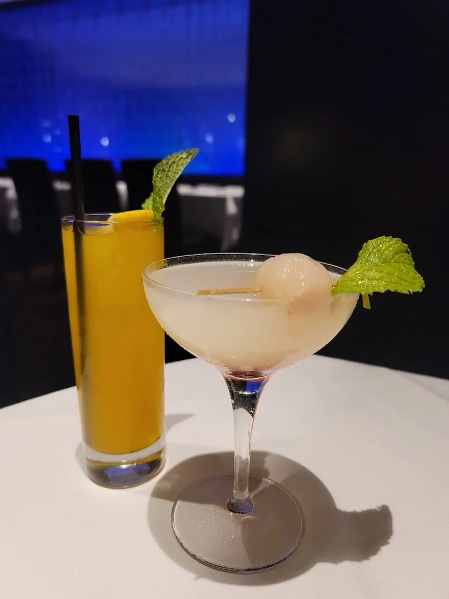 UN Plaza Grill — photo 8