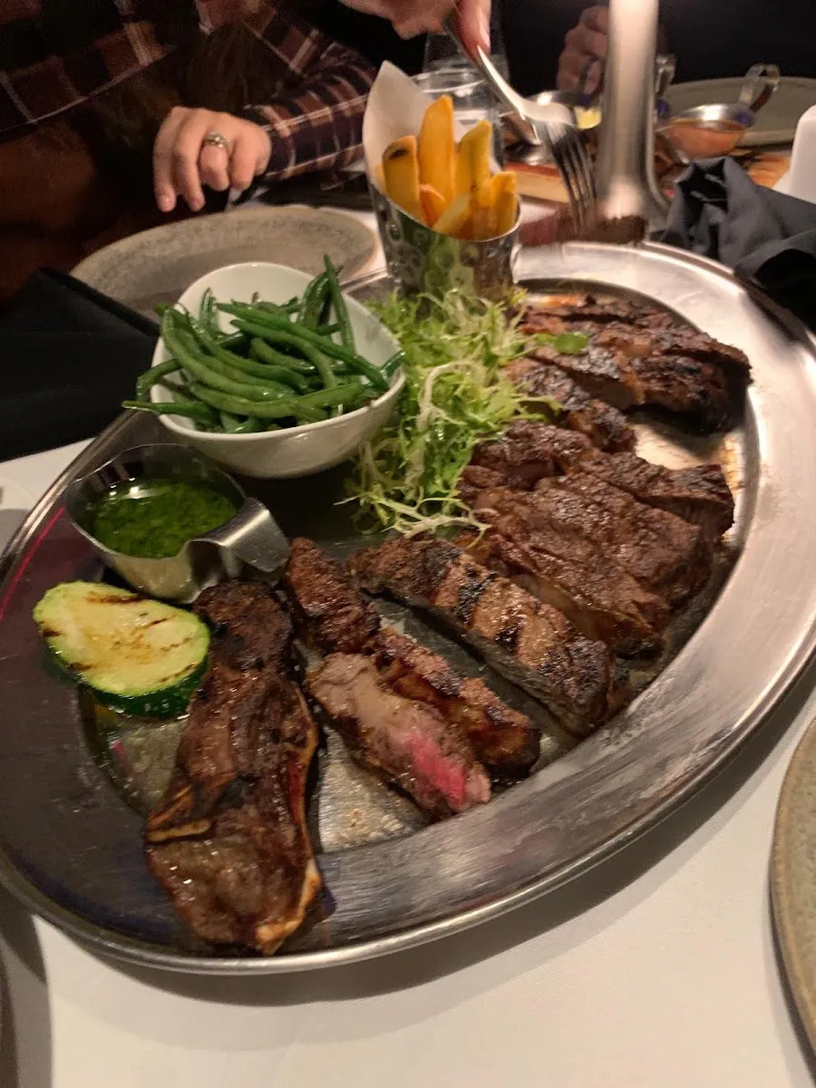 UN Plaza Grill — photo 9