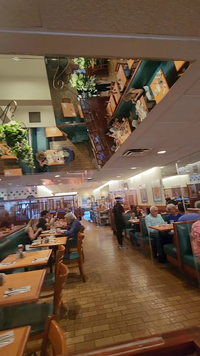United Bakers Dairy Restaurant — foto 5