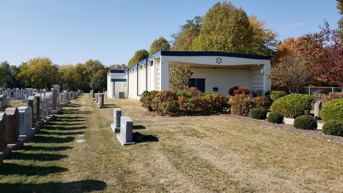 United Hebrew Brotherhood Cemetery — foto 10