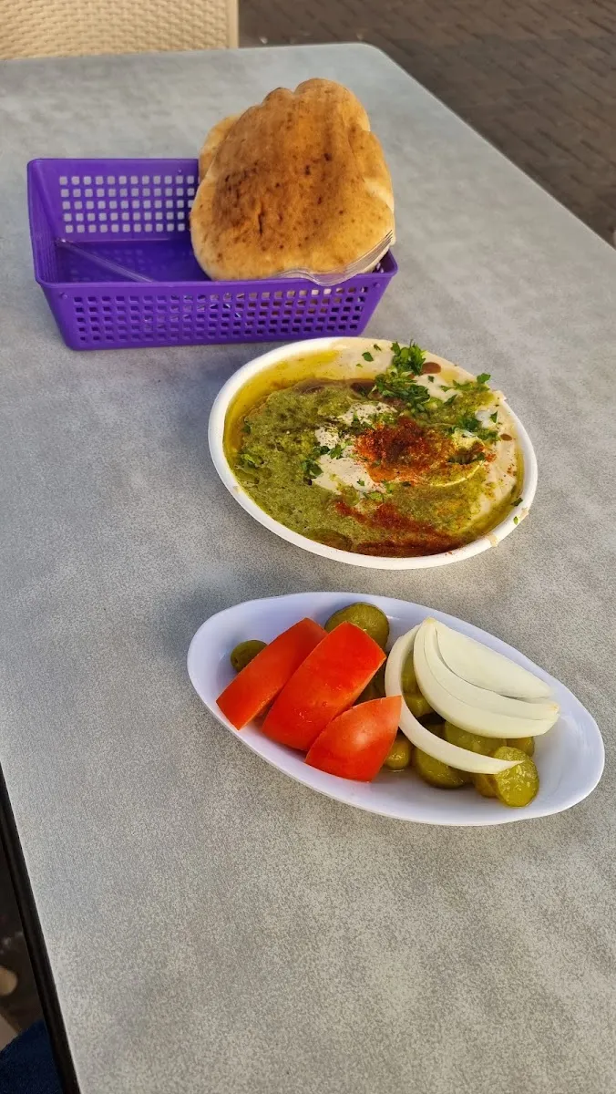 Uzi Chumus Ful (Shaar HaEmek, Netanya) — photo 5