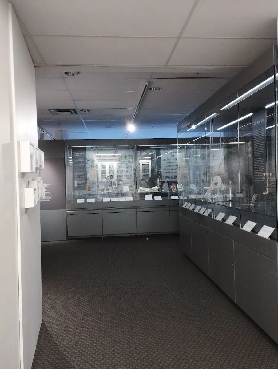 Vancouver Holocaust Education Centre — foto 8