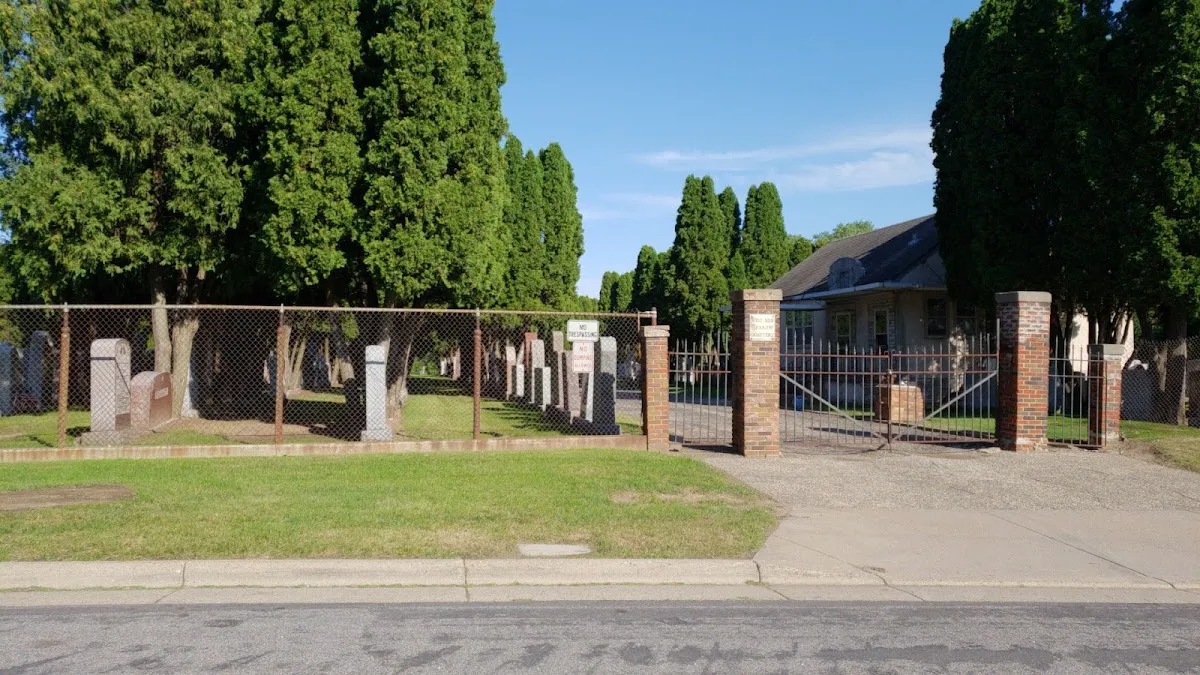 West Side Hebrew Cemetery — photo 10