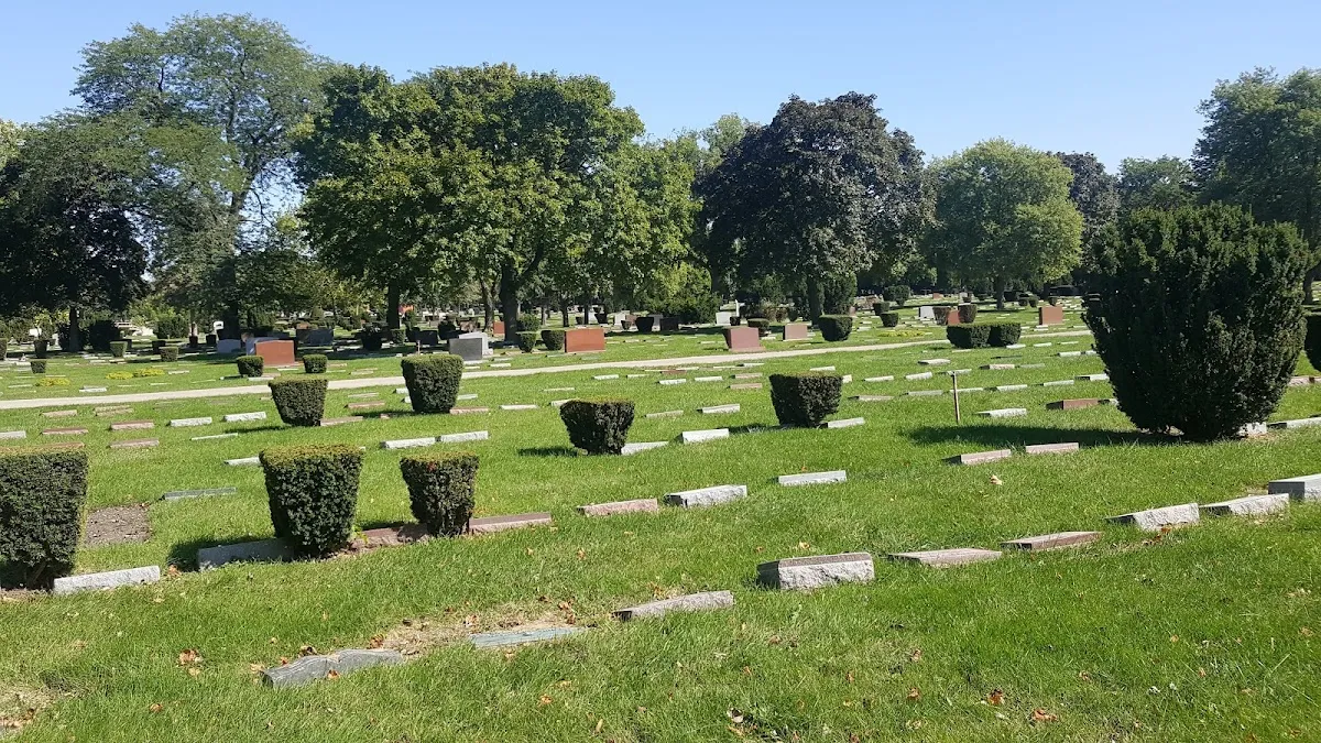 Westlawn Cemetery — photo 4
