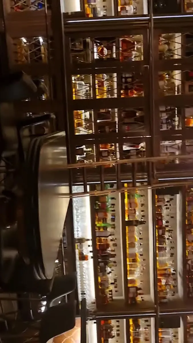 ‎Whiskey Bar & Museum — foto 2
