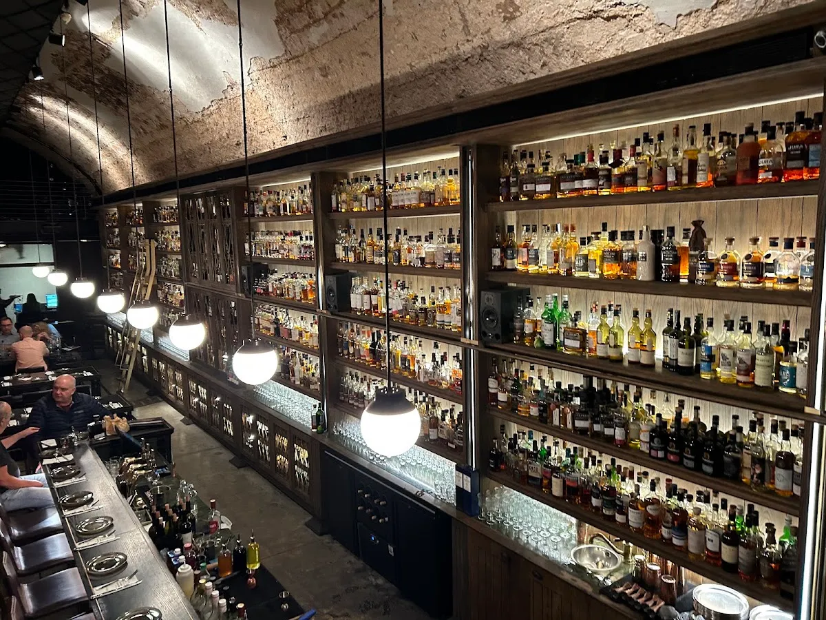 ‎Whiskey Bar & Museum — foto 4