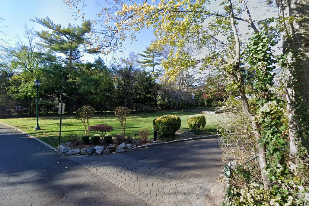 Woodsburgh Minyan — foto 3