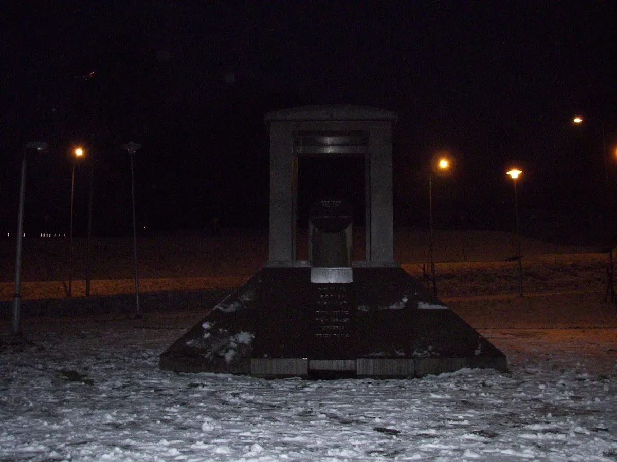 Ww2 Murdered Jews mass grave — foto 5