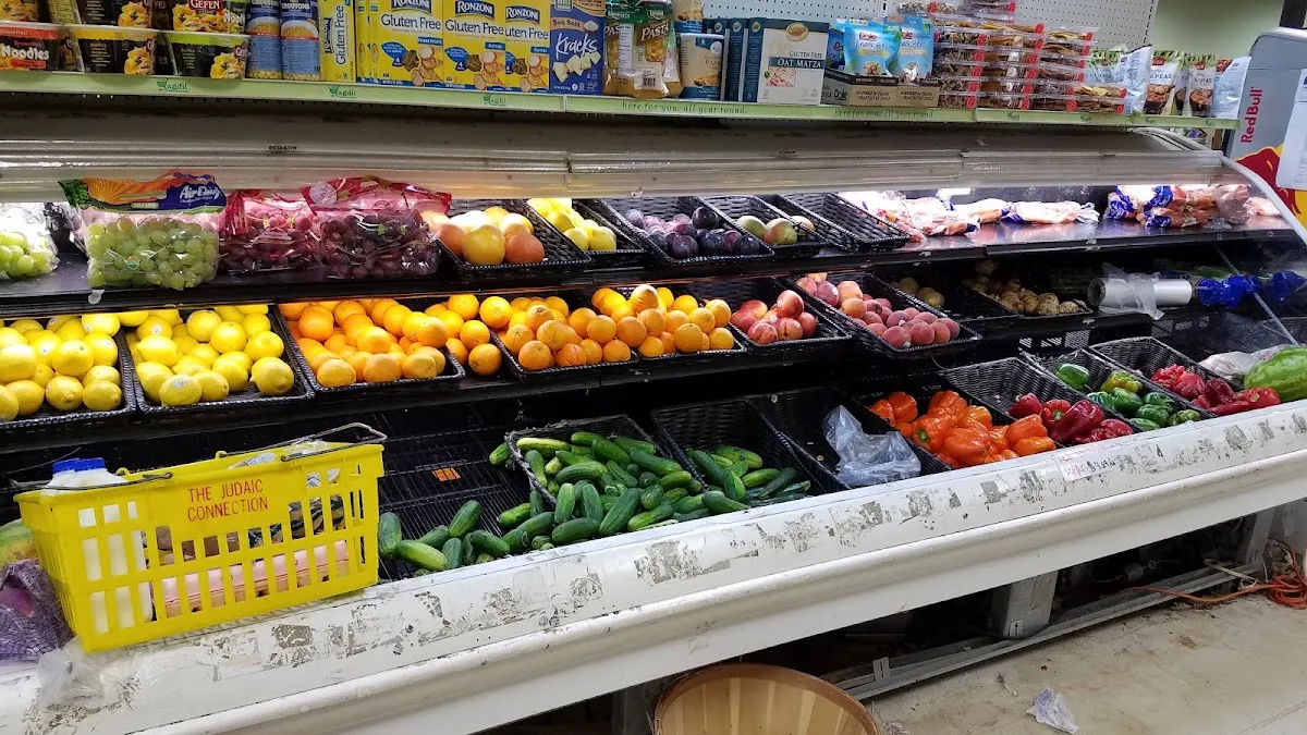 Yagdil Kosher Supermarket — foto 4