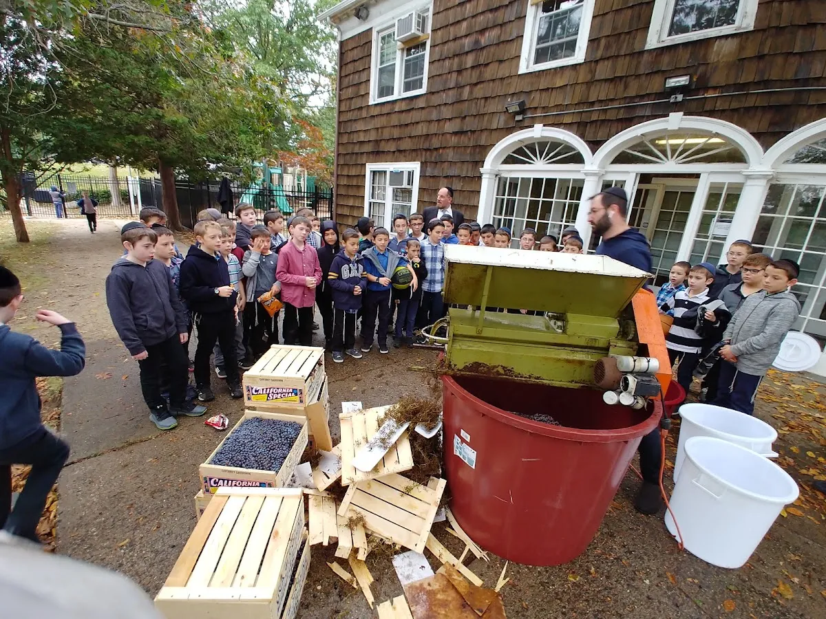 Yeshiva Ateret Shmuel campus Buckingham — photo 2