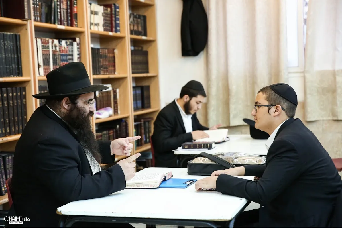 Yeshiva Chabad Lubavitch unsuspecting supporters Hakrayot — foto 9