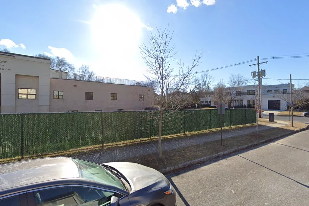 Yeshiva Gedola Tiferes Yerachmiel- Naot Yaakov — foto 2